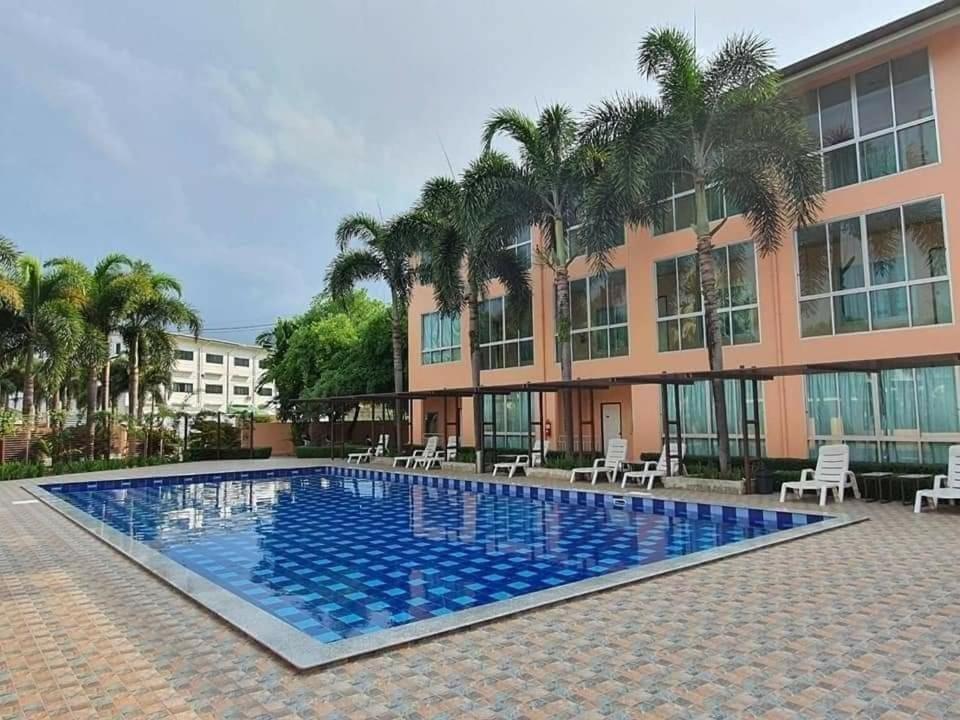 The Victory Hotel Ban Muang Daeng エクステリア 写真