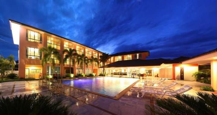 The Victory Hotel Ban Muang Daeng エクステリア 写真