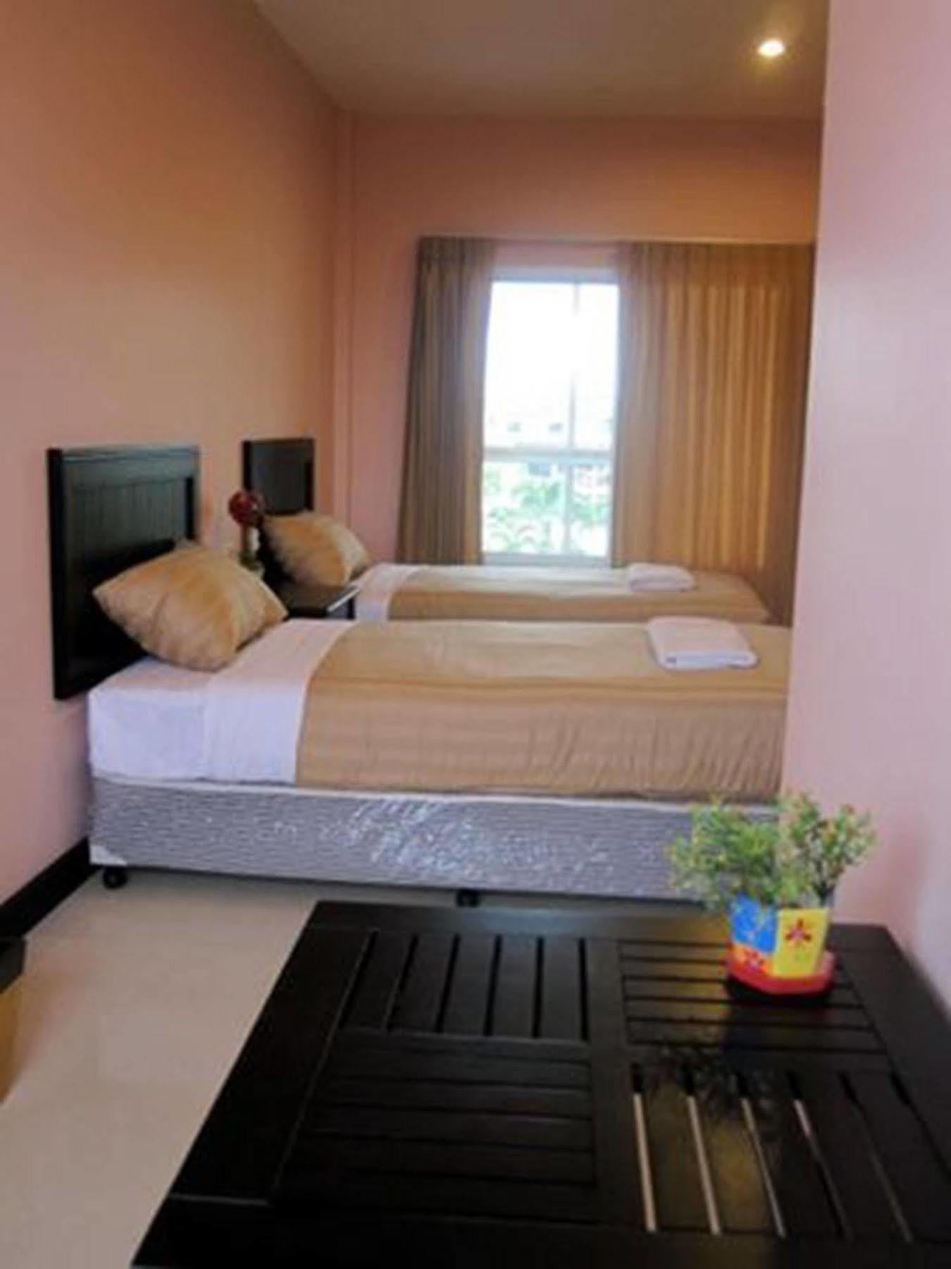 The Victory Hotel Ban Muang Daeng エクステリア 写真